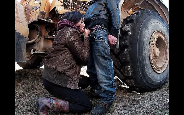 Hera Harding: Country babe is sucking a worker's dick