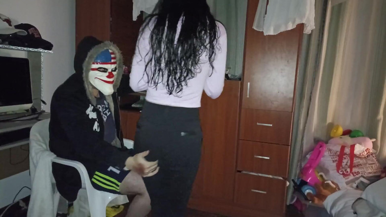 Jopy sex: Чоловік в масці на Хеллоуїн трахає дівчину свого найкращого друга, вона дозволяє собі проникнути