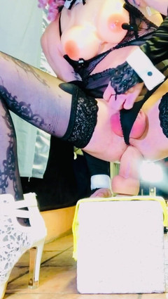 Benito414: Ragazzo effeminato carino risciacquare dildo grasso
