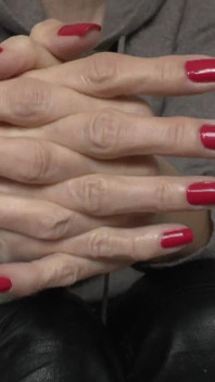 Adora le mie unghie rosse e masturbarsi! Lady Victoria Valente