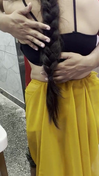 Devar svádí sexy bhabhi, když je sama doma a ošukal ji zezadu ve stoje