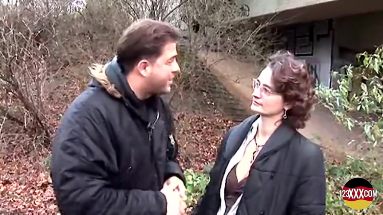 123XXX - Fucked Amateurs in Germany!: La donna anziana accetta un'offerta per sesso in pubblico