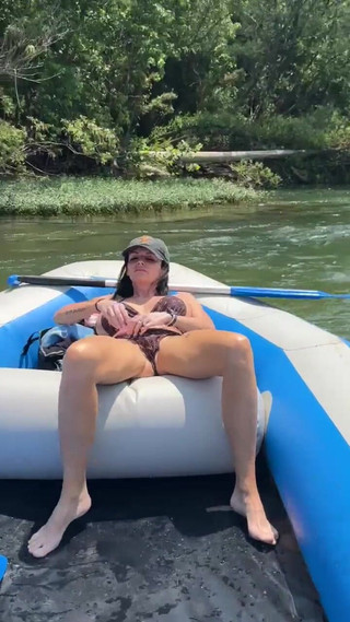 Phoenix Rizin': Pływający w dół Current River Dupek i cipka Flash