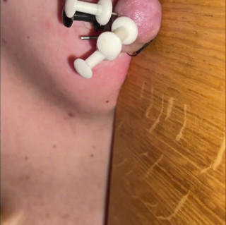 No limit cbt slave: Pezón y tormento anal con thumbtacks