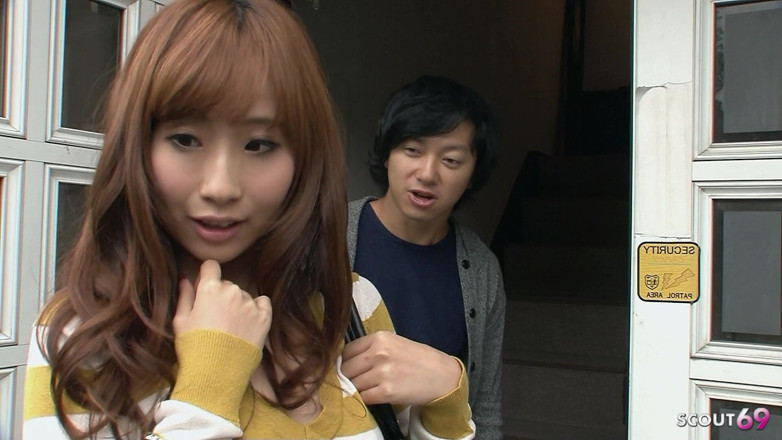 Asian porn collection: Szczupła japońska nauczycielka uwodzi chłopca do seksu podczas oczekiwania na...