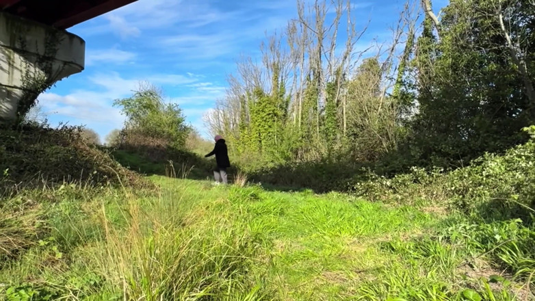 Emma Voyeur: Can't Hold It, Pissing Outdoor Compilation