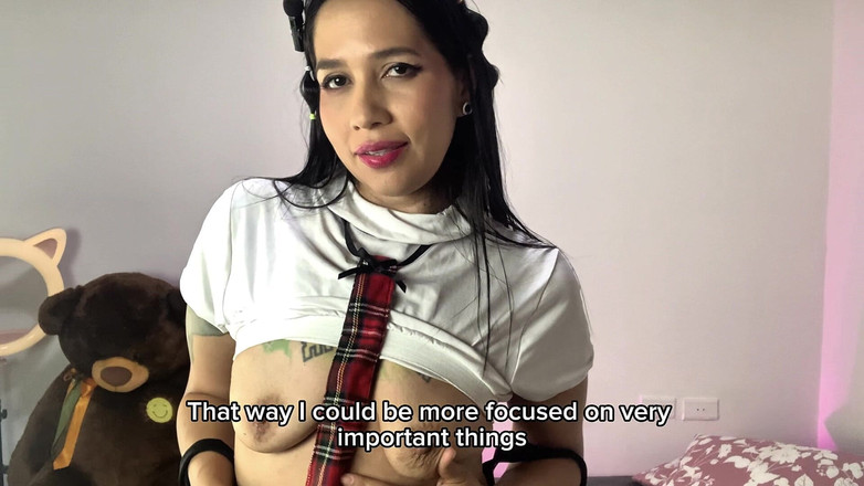 JhoanitaVioletta: Nettes Schulmädchen Mit Einer Sahnigen Muschi Kommt Mit Einem Riesigen...