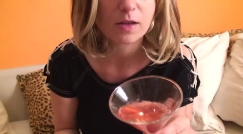 Femdom Austria: Fetishqueen Lucilla vám podával velmi speciální aperitiv