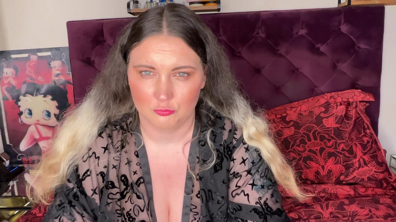 MissFFW: Slečna Ffw používá Q-tipy k lechtání nosu a klítání