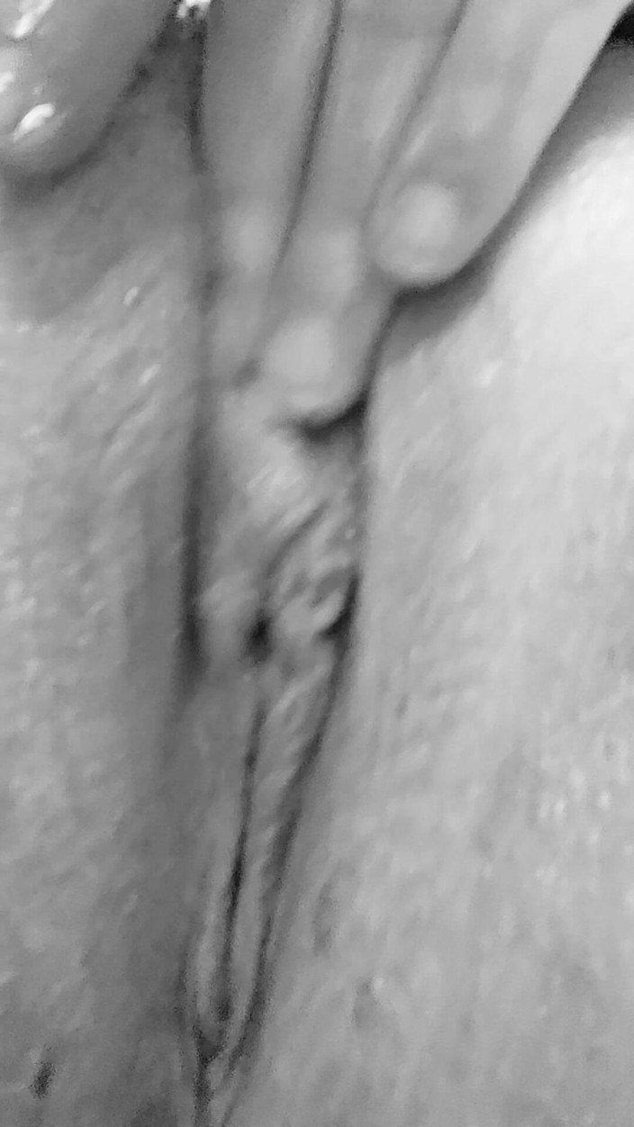 Misses Dickinson and Roughael: Masturbacja naoliwionej cipki