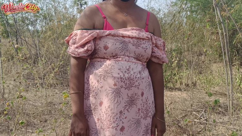 Pushpa studio: Horká mléčná prsa ve venkovní džungli