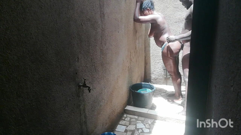 Pornsexlive: Rasa bercinta di kamar mandi lebih baik. inilah sebabnya diane...