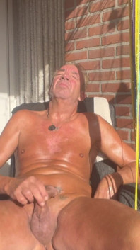 Excitée au soleil