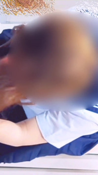 Cosplay esposa implorando por pau enquanto se masturba