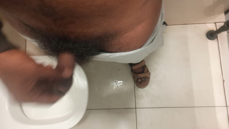 KUMBHA MANOJ KUMAR: Video lucah desi bogel liar di bilik air