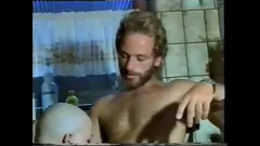 Писсинг и клизма на улице в ретро видео