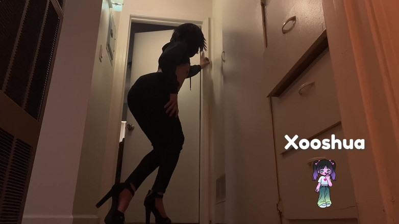 Xooshua (xblue18): Son una puta por la ciudad buscando hombre para follar