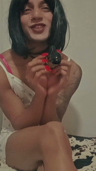 Sweet Trans GF Sizes You Down for Locktober
