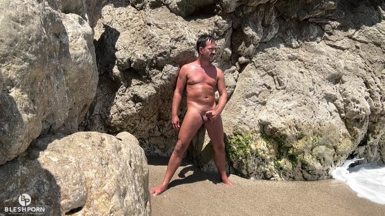 bleshporn: Tim Blesh vizitând prima dată plajele Sitges