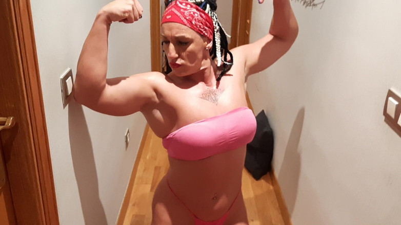 Danaxmuscles: Lízání ptáka a koulí