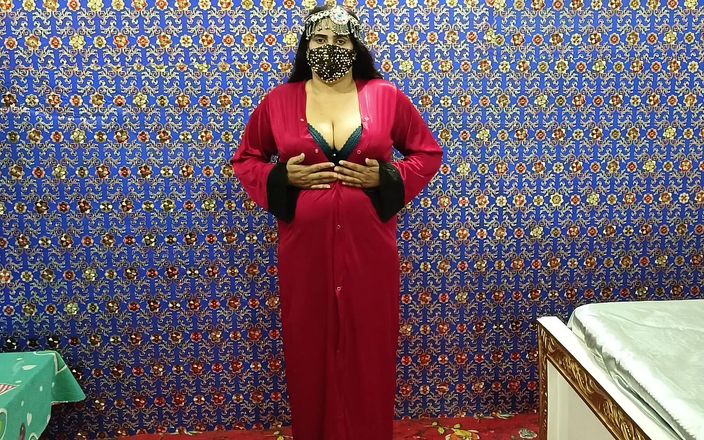 Raju Indian porn: Arabische koningin met grote borsten seks met een enorme dildo