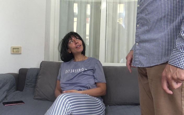 Stepmom Susan: Üvey annem üniversiteye gitmeden önce ağzına boşalmama izin veriyor