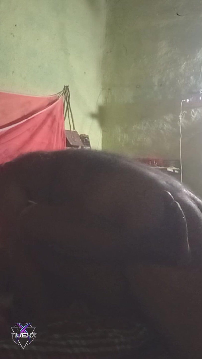 TijehX: Gerçek Hintli hizmetçi uyandırılmış ve sikiliyor