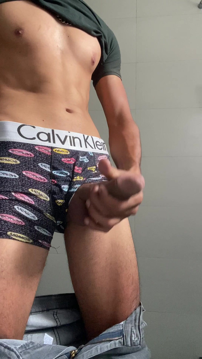 WeakBond365: Un uomo fantastico con il cazzo