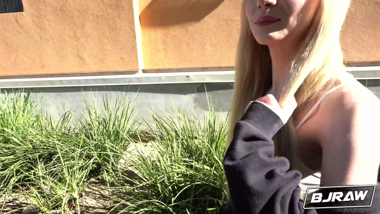 BJ Raw: ไส้กรอกและหน้าสําหรับ cecelia