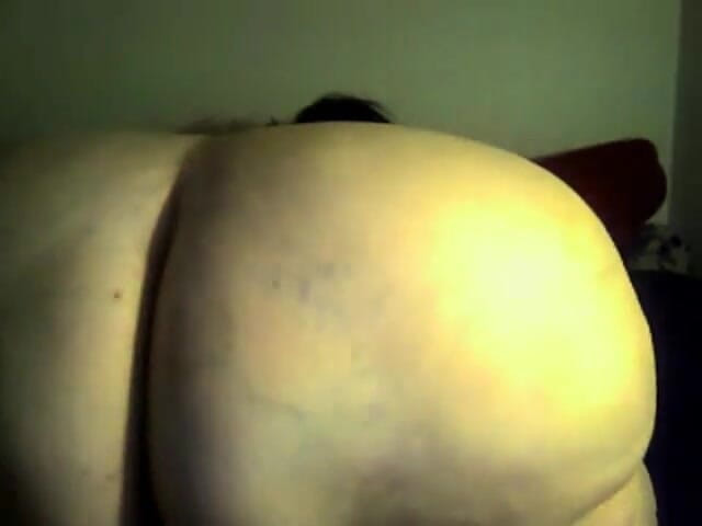 Kitty Delgato: Booty shake and fart