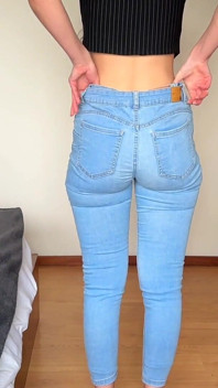 Blaue enge jeans, fetisch, dicker arsch probleme mit weißem hintern Tanga