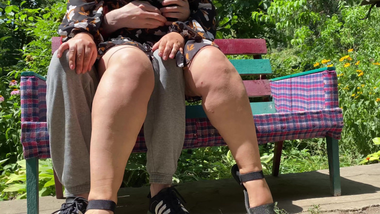 OurFetishLife: Muhteşem doğal göğüslü genç erkek avcısı orta yaşlı seksi kadın...