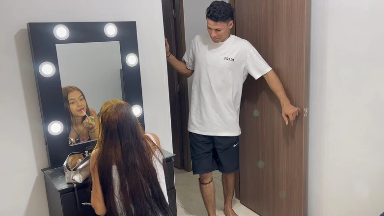 Kyleipalvin: Ik neuk mijn stiefzus hard in haar kont in ruil...