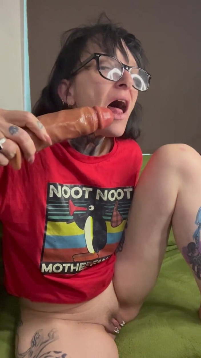 aewin11: Playing with a Variety of Dildo's Until I Come Squirting...