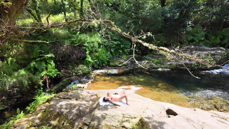 ExpressiaGirl: Nudist's Pussy Leaks on the Beach