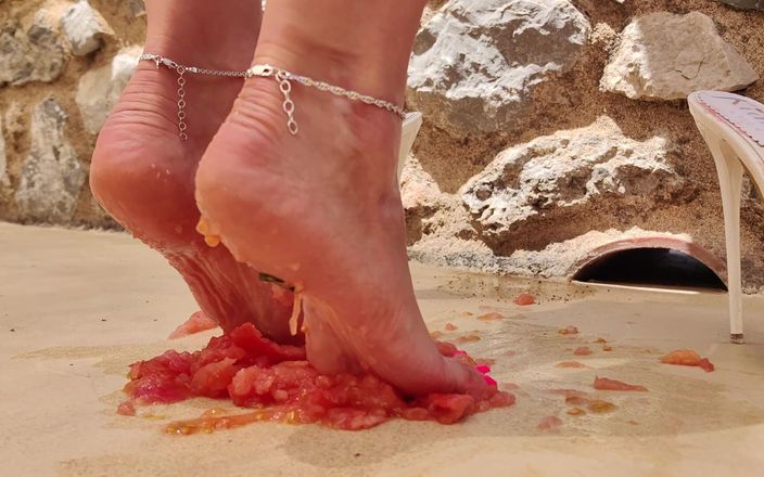 Goddess Lena: Pure crushing - руйнування під моїми п'ятами