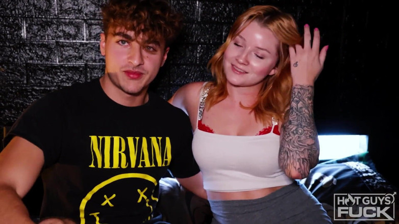 Hot Guys Fuck: 클럽에서 섹스하는 Tatted Baddie