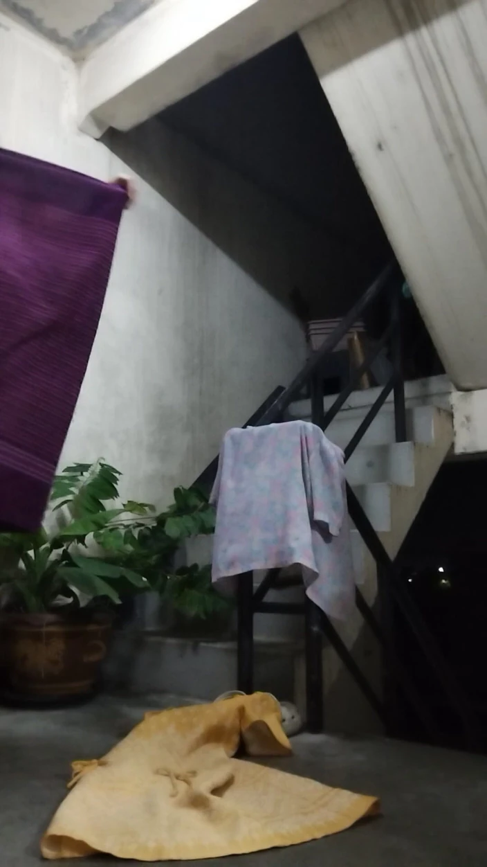 Fampfy Nana: O professor só veio para ficar de pé e brincar...