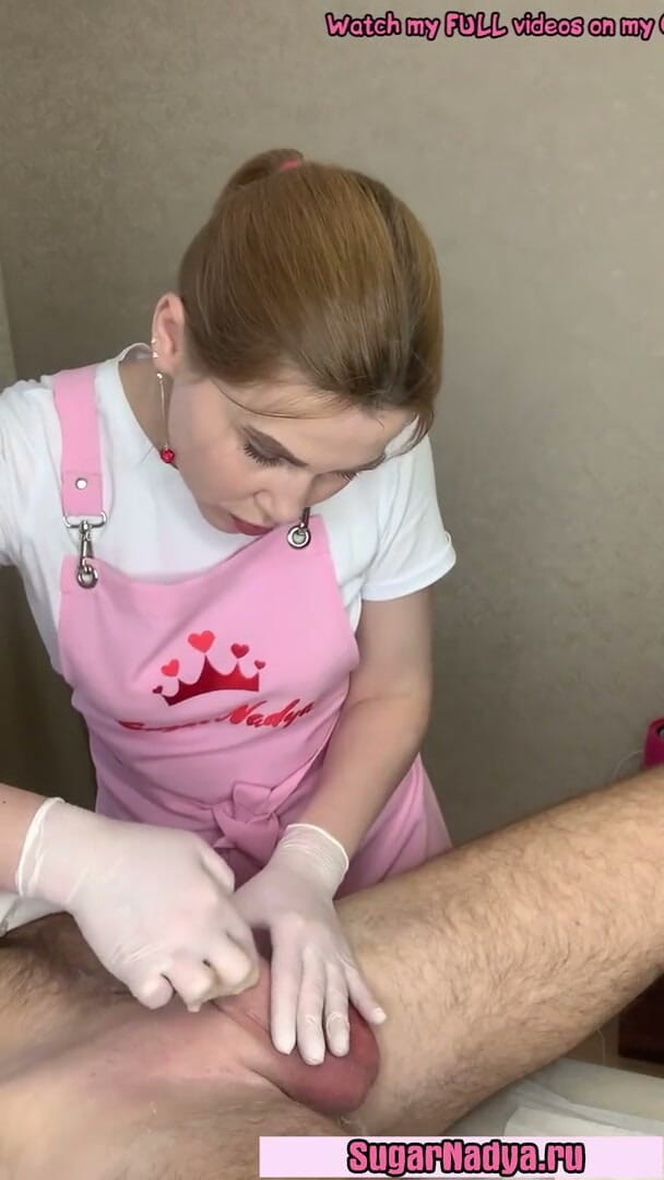 SugarNadya: Épilation très profonde du pénis au client