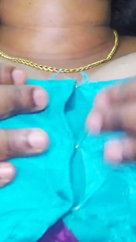 Adegan berus bhabhi panas Sandra No. 1