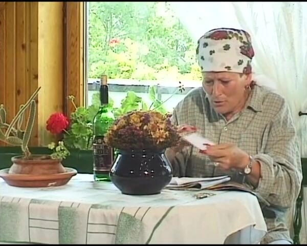 Deutsche Frauen: Horny German Granny Gangbang Outdoors