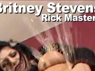 Edge Interactive Publishing: Брітні Стівенс і Рік Мастерс смокчуть трах, сквірт, камшот на обличчя gman1228