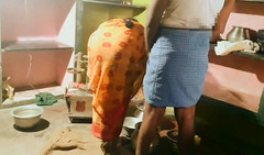 Priyanka314: Desi - manžel, který má sex, zatímco jeho žena dělá domácí práce