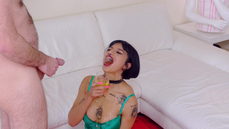RealTobyDick: Pelacur anal minum kencing emas