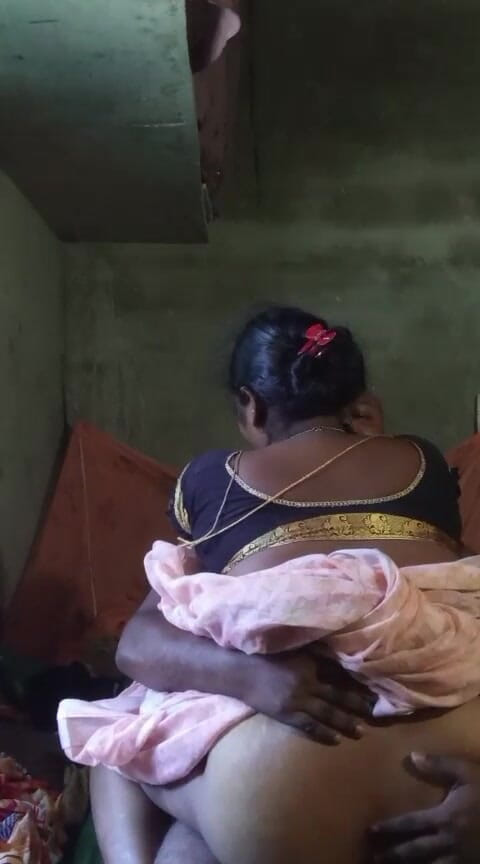Auntixxx69: Meu primeiro vídeo, meu irmão careca fodeu minha buceta e...