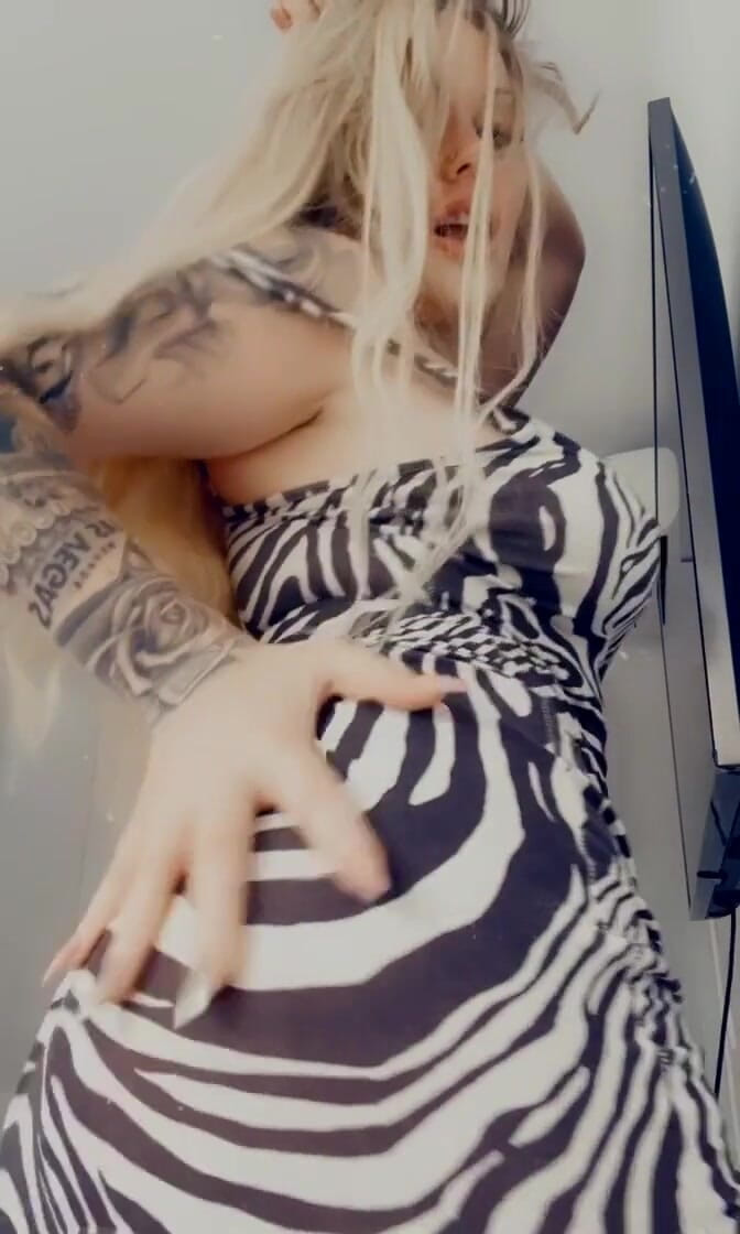 Goddess Misha Goldy: Vertrauen Sie mir, ich weiß genau, was Sie wollen .. Es...