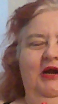 Mini Lipstic Chat Oblečený