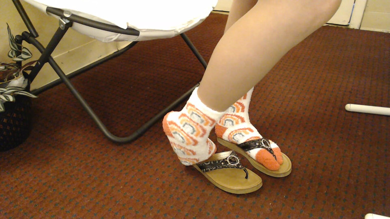 Abby Anna: Vớ lông mới lật flops