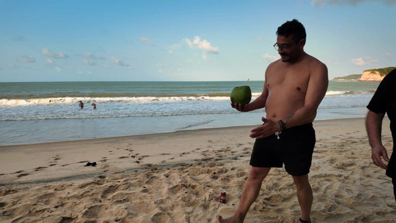 Limon producciones: I Ask a Couple in the Caribbean for a Coconut...