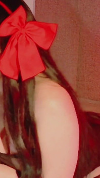 Merry Christmas! Miss Ukii Sends You a Hug!
